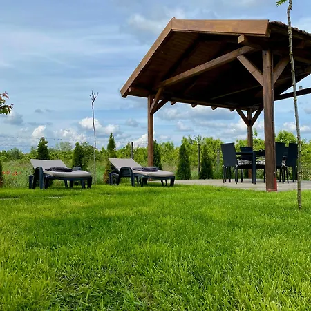 Altiora Semesterbostad *